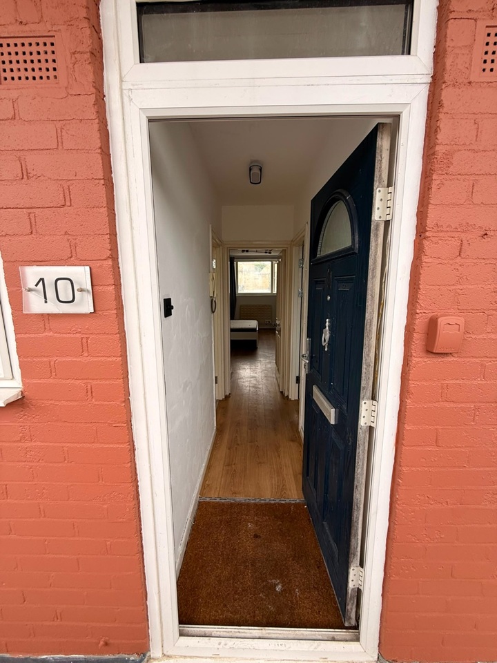 Studio Flat, Farm Lane, SW6 photo 2