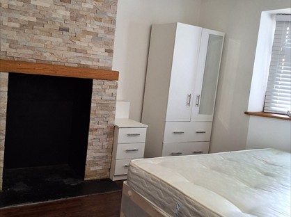 6 Bed End Terrace, Norwood End, SS14