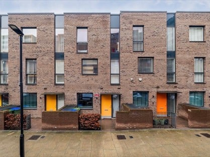4 Bed Terraced House, Peartree Way, SE10