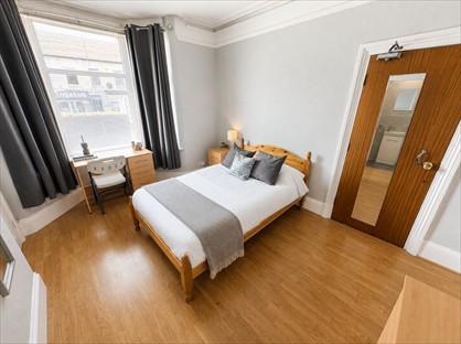 Room in a Shared House, Semilong Road, NN2