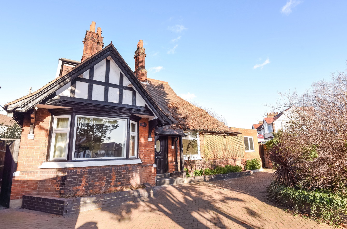 London 3 Bed Flat, Glenburnie Road, SW17 To Rent Now for £2,500.00 p/m