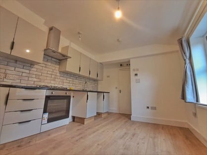 2 Bed Flat, Marian Road, SW16