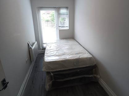 Room in a Shared House, Longhill Road, SE6