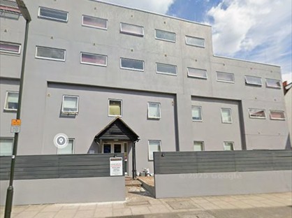 Studio Flat, Burlington Road, KT3