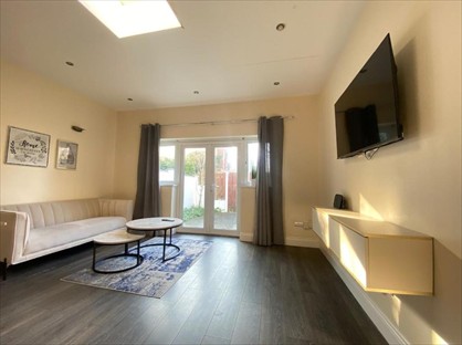 2 Bed Flat, Barclay Road, CR0