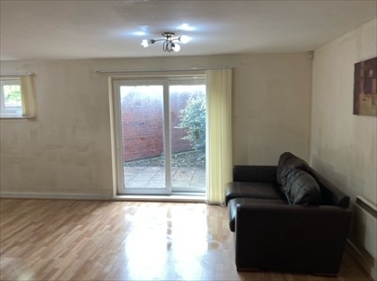 2 Bed Flat, Windsor Court, ST5