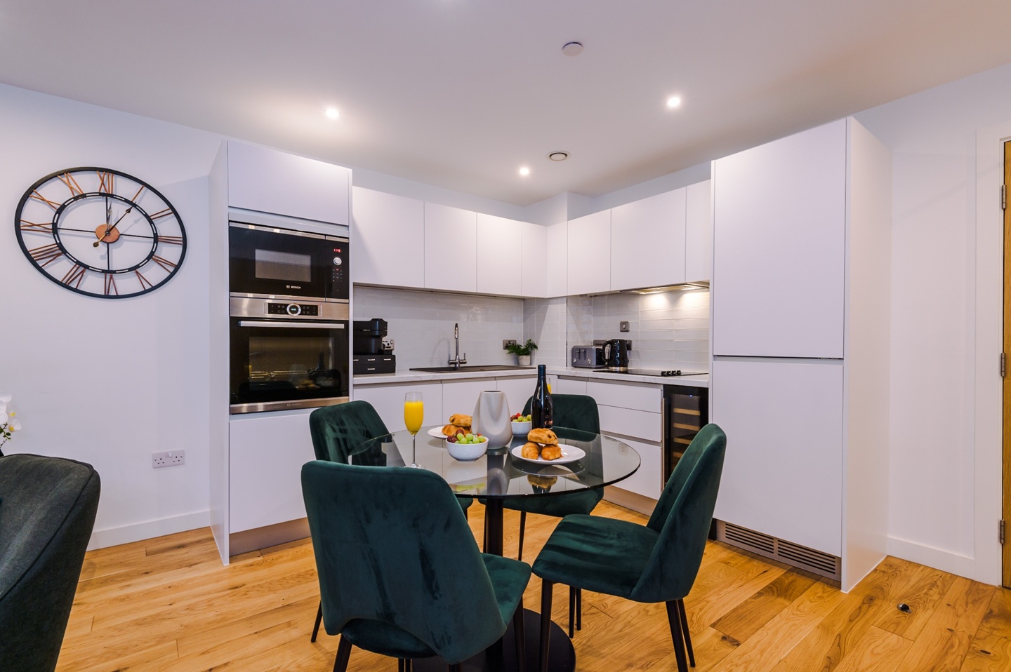 1 Bed Flat, Communication Row, B15 photo 2