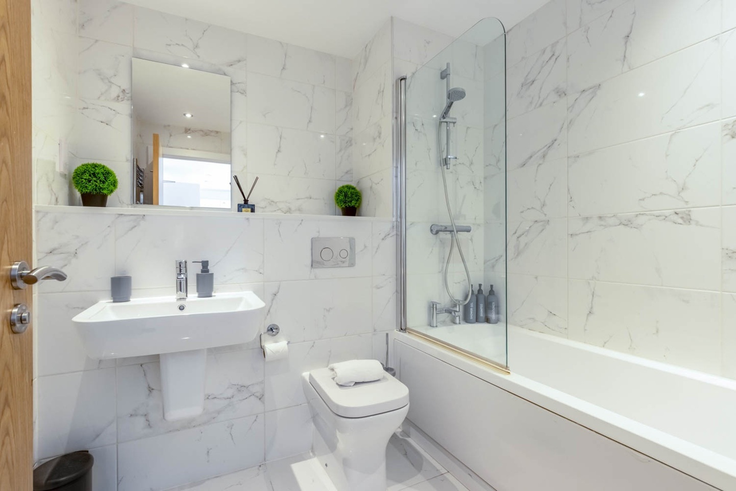 1 Bed Flat, Communication Row, B15 photo 4