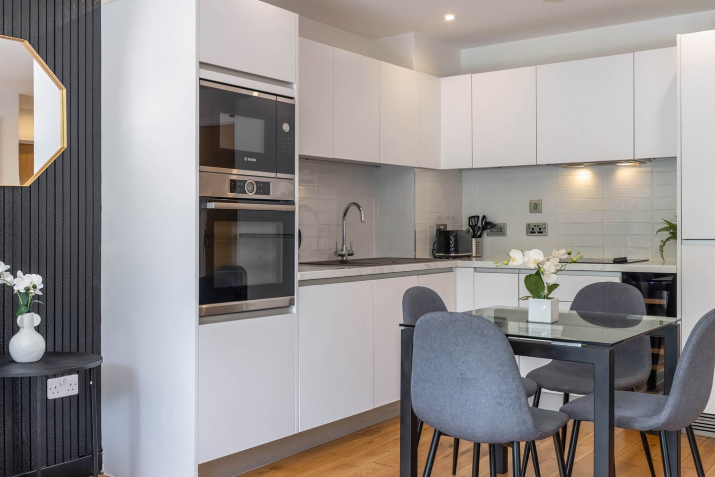 1 Bed Flat, Communication Row, B15 photo 3