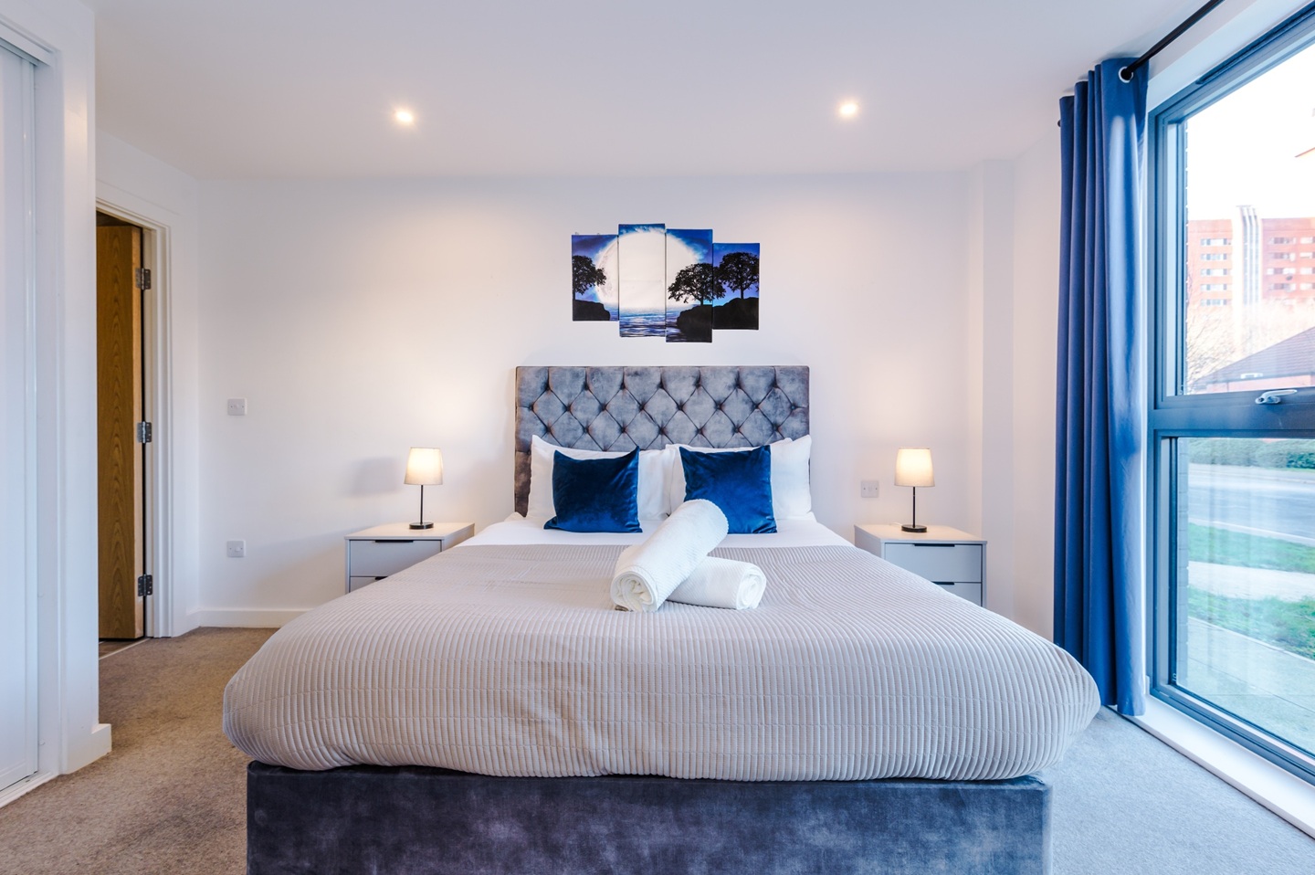 2 Bed Flat, Communication Row, B15 photo 3