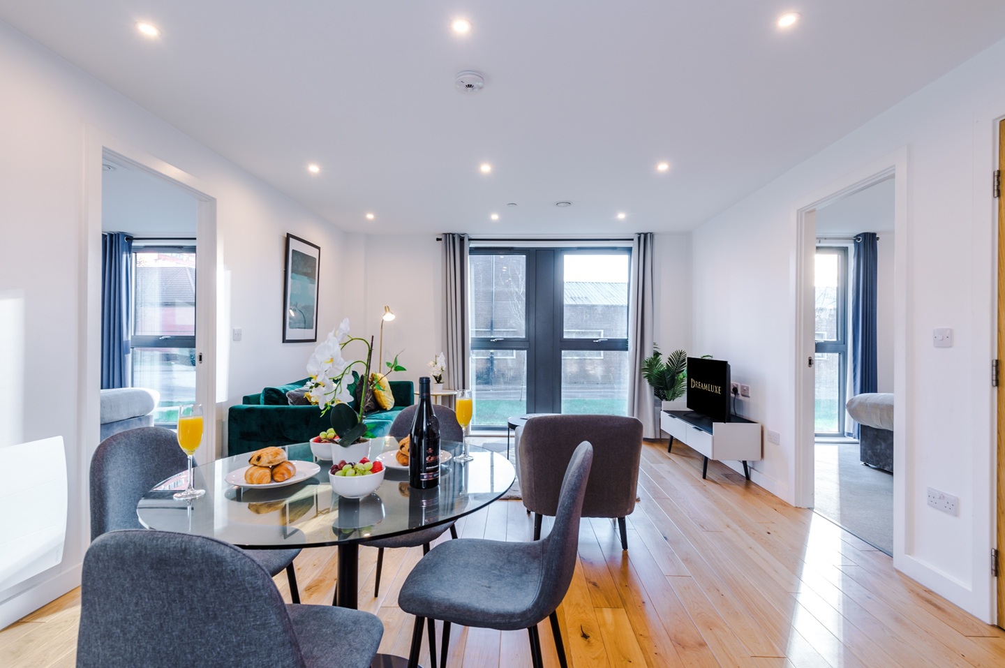 2 Bed Flat, Communication Row, B15 photo 4