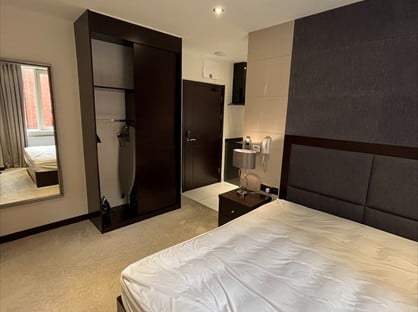 Studio Flat, The Headrow, LS1