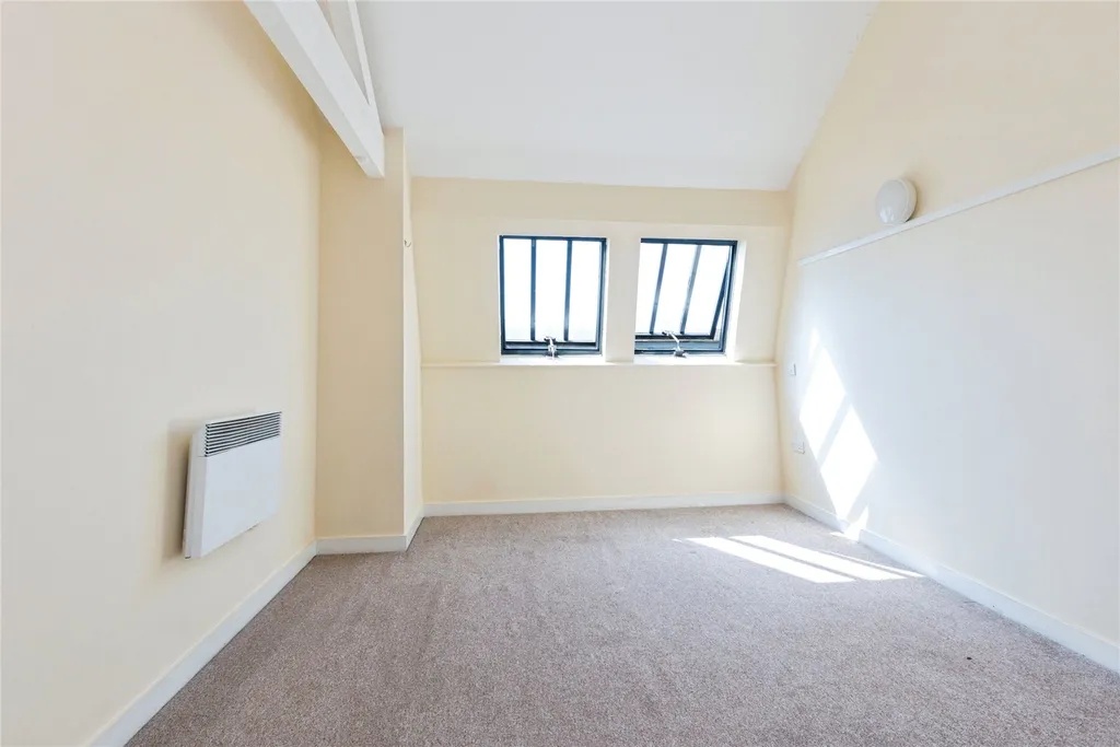 1 Bed Flat, The Atrium, LE1 photo 3
