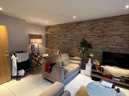 1 Bed Flat, Butts Court, LS1