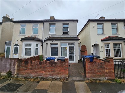 Studio Flat, Featherstone Road, UB2