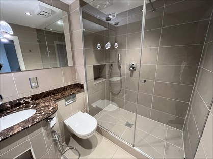 1 Bed Flat, Park Square East, LS1
