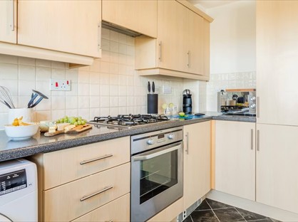 3 Bed Detached House, Robinson Way, NN4