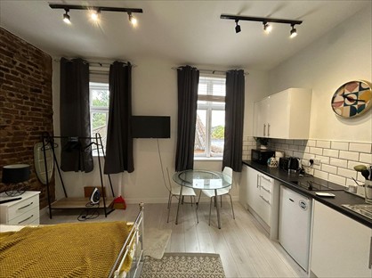 Studio Flat, Hackney Road, E2