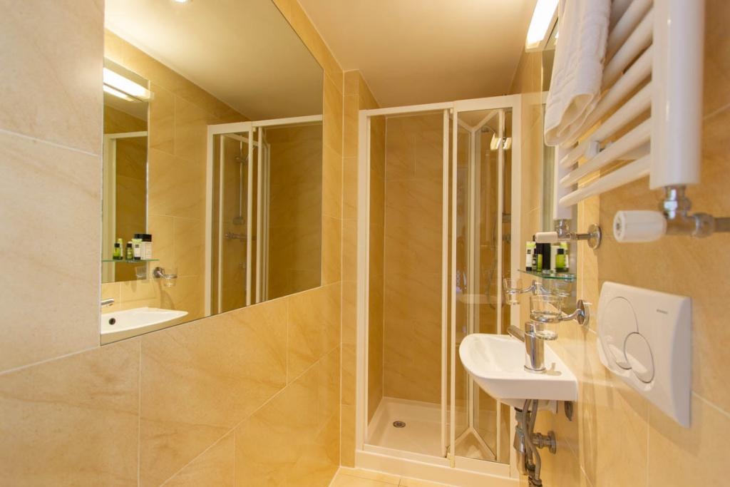 Studio Flat, Cartwright Gardens, WC1H, N1 7GU photo 2