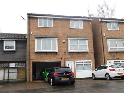 2 Bed Terraced House, Ferngill Close, NG2