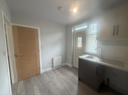 3 Bed Detached House, Albany Park Avenue, EN3