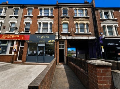 Studio Flat, Brownhill Road, SE6