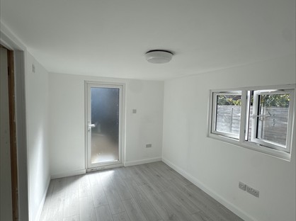 Studio Flat, Park Road, EN3