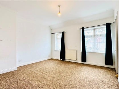 3 Bed Semi-Detached House, Becontree Avenue, RM8