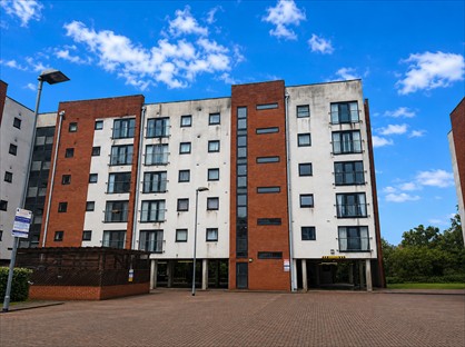 3 Bed Flat, Ladywell Point, M50