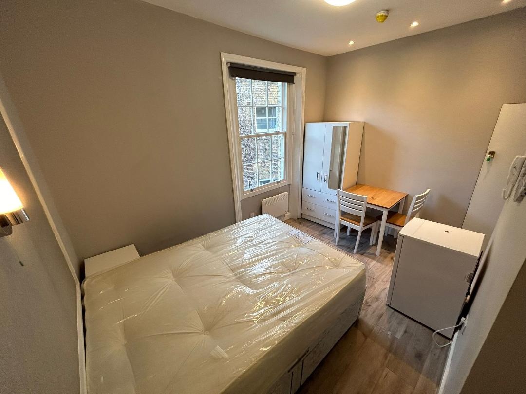 Studio Flat, London, SW1V, N1 7GU photo 2
