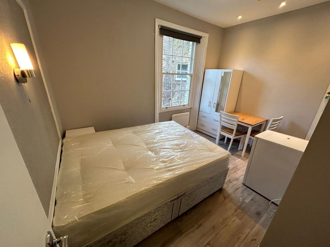 Studio Flat, London, SW1V, N1 7GU photo 4