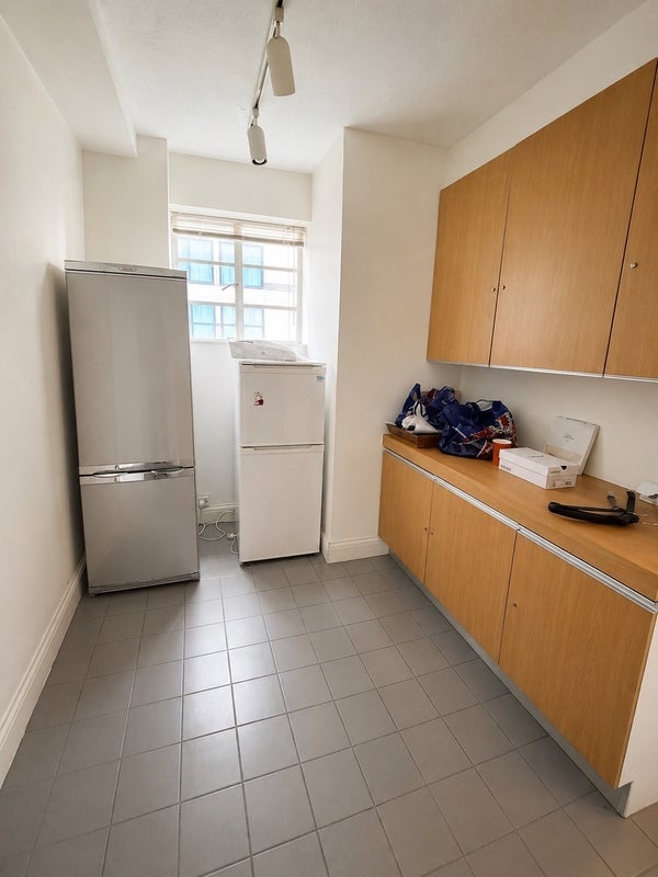Room in a Shared Flat, Fursecroft, W1H photo 3