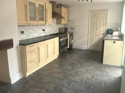 3 Bed Terraced House, Sherburn St, HU9