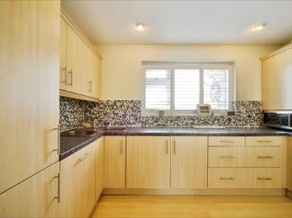 2 Bed Flat, Monica Court, EN1