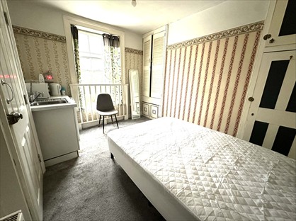 6 bed room for rent in Room in a Shared House, London Road, CT17