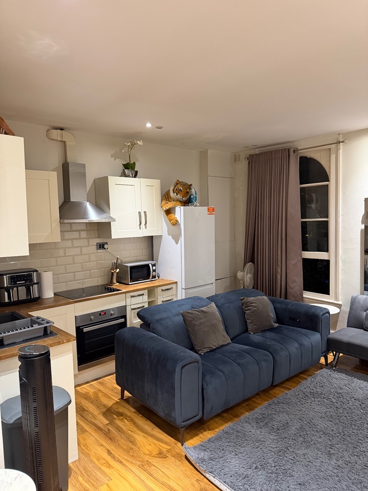 1 Bed Flat, Elgin Avenue, W9 photo 3