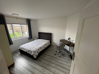 Room in a Shared House, Alfred Road, KT1