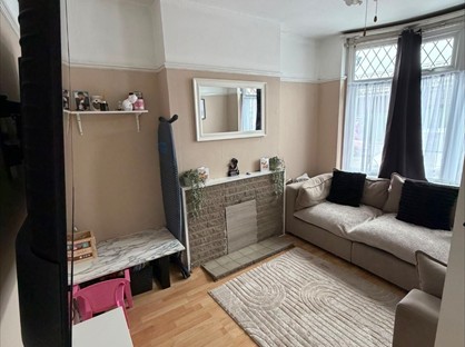 2 Bed Semi-Detached House, Bishopscote Road, LU3