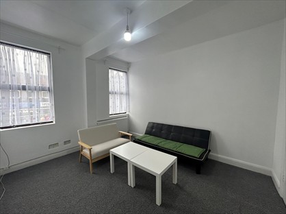 1 Bed Flat, King St, UB2