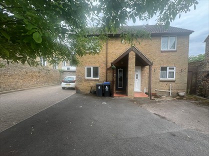 2 Bed Semi-Detached House, Walnut Tree Close, CT7
