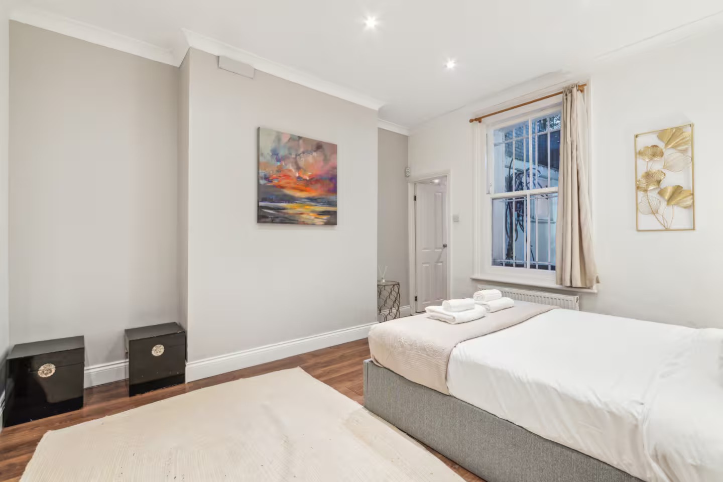 2 Bed Flat, Lower Ground, SW5 photo 2