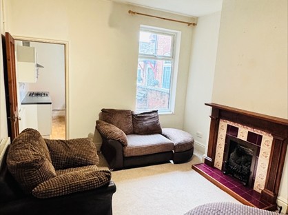 2 Bed Terraced House, Henton Road, LE3