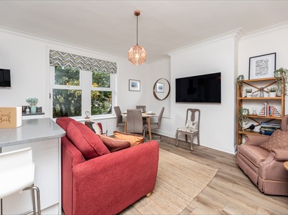 2 Bed Flat, Oakwood Mount, LS8