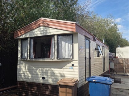 2 Bed Mobile Home, Weeping Willow, GU6