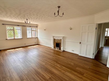 4 Bed Flat, High Street, PE6