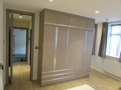 Studio Flat, Brent Street, NW4