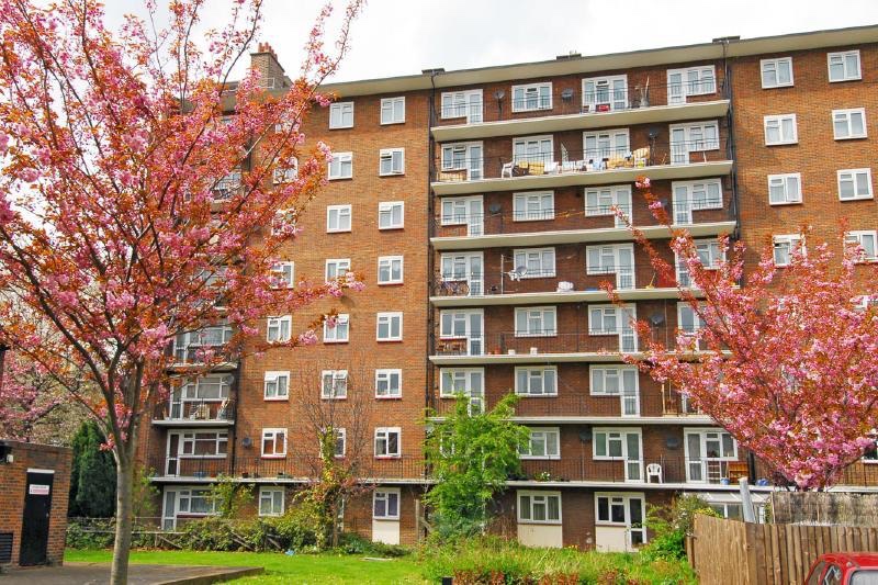 Room in a Shared Flat, Double Rooms, SE17 photo 3