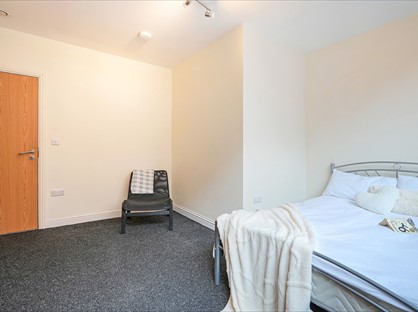 Room in a Shared Flat, Bells Square, S1