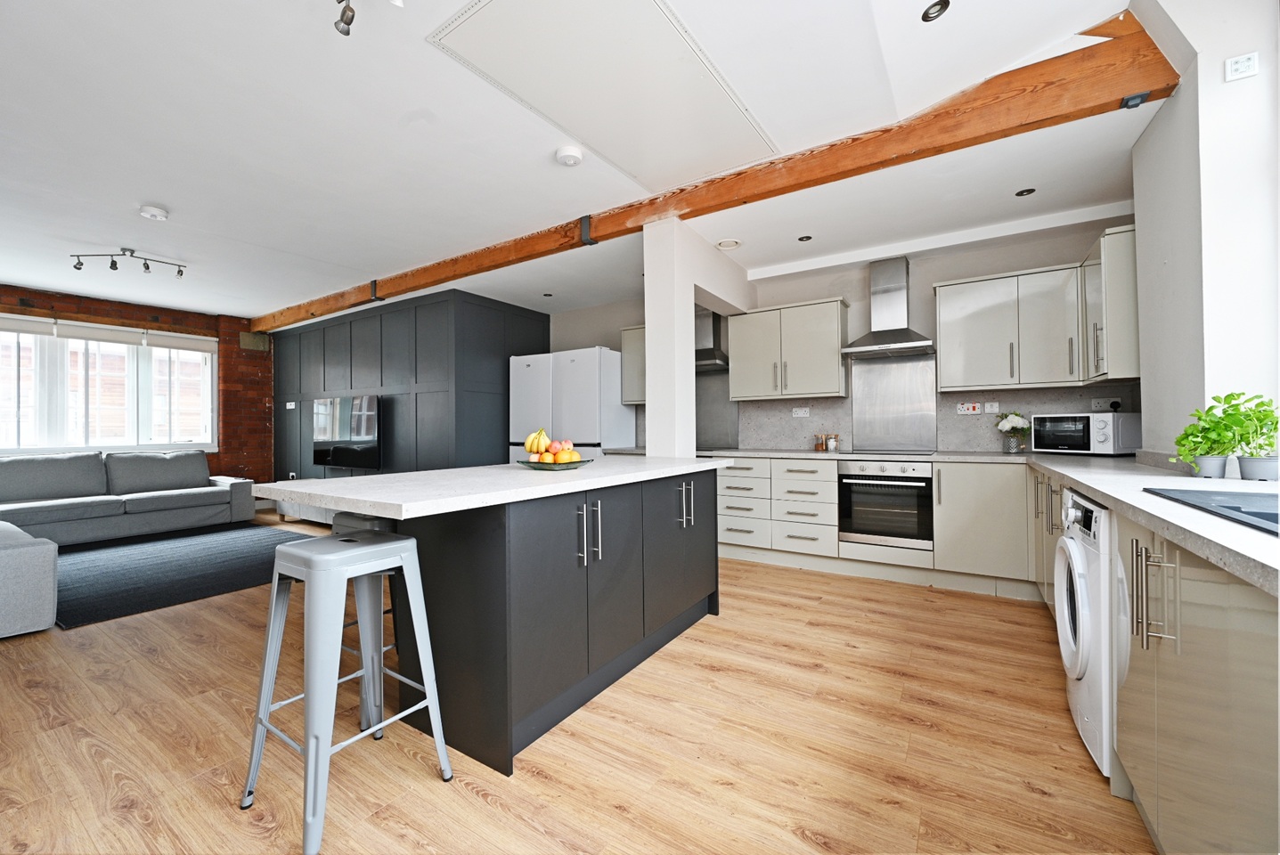Room in a Shared Flat, Bells Square, S1