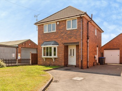 3 Bed Detached House, Smithy Fold, SK11